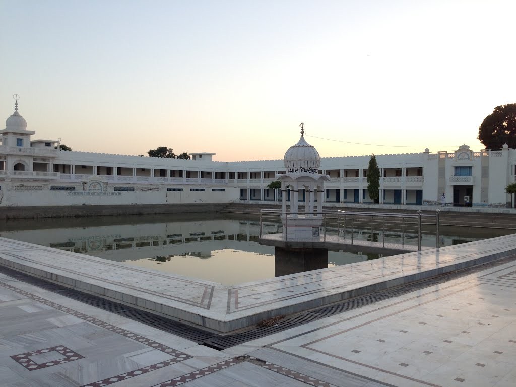 Tempo Traveller in Udaipur